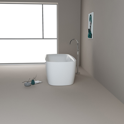 Une baignoire autonome moderne avec drainage central