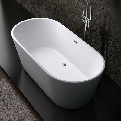 Une baignoire en acrylique blanc non poreux pour salle de bain