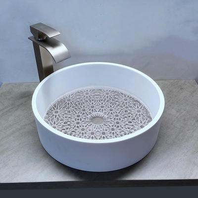 Des lavabos de salle de bain modernes et élégants sans débordement