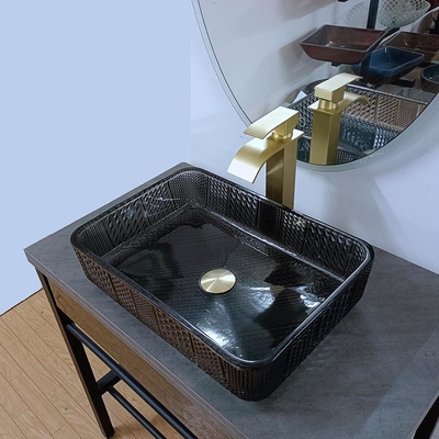 Le navire rectangulaire en verre descend le cristal transparent de salle de bains profonde noire