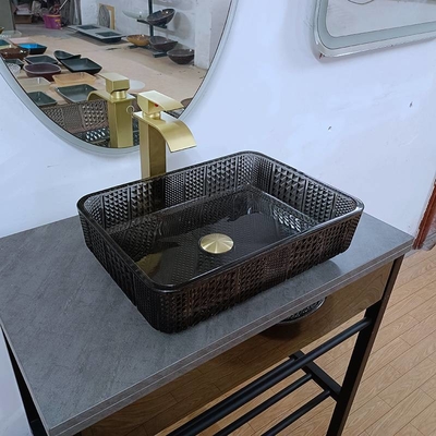 Le navire rectangulaire en verre descend le cristal transparent de salle de bains profonde noire