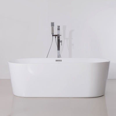 Une baignoire en acrylique blanc non poreux pour salle de bain